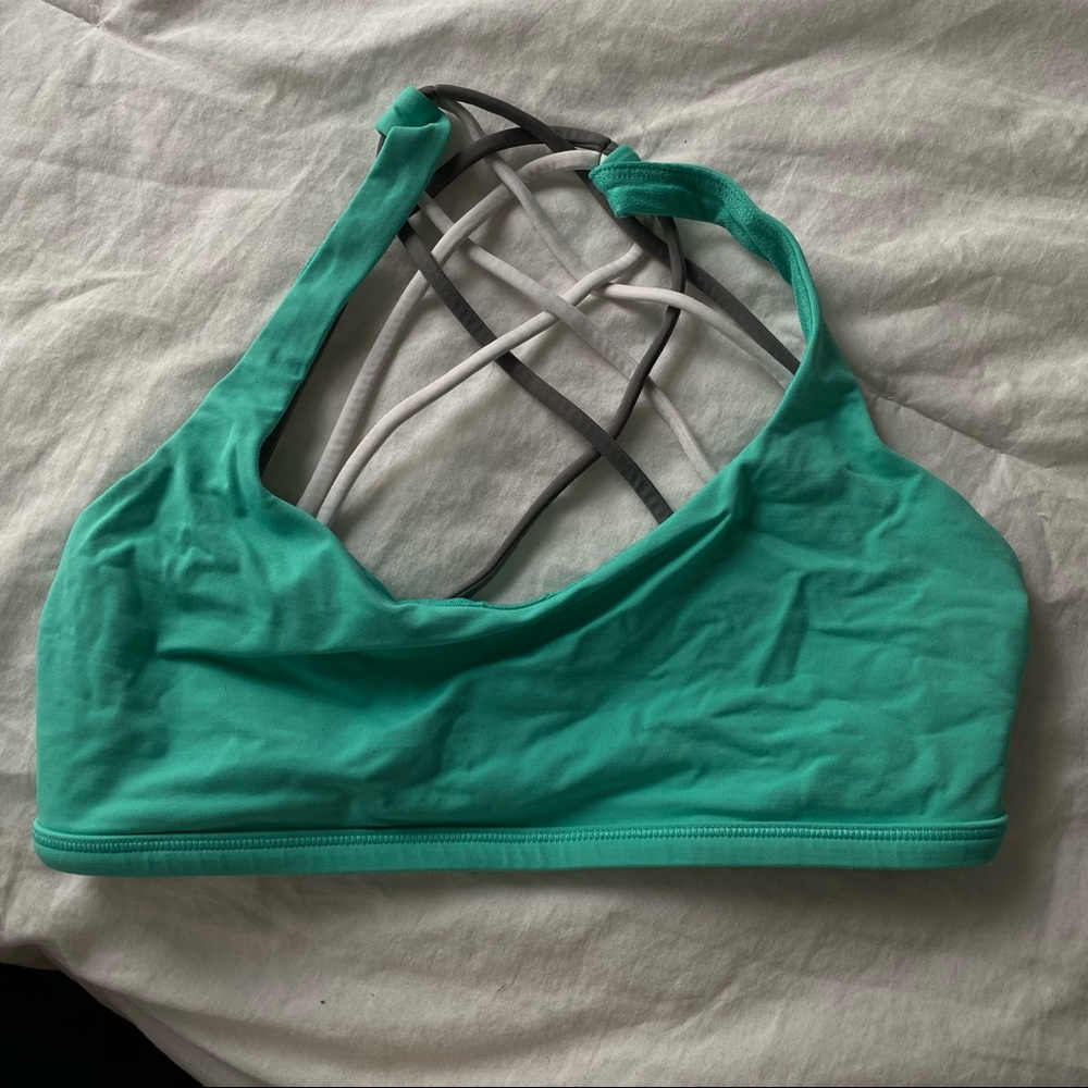 Lululemon sports bra